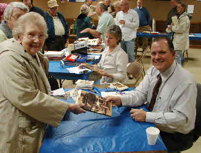 BookSigningSAHCGenMtgNov2508 BookSigningSAHCGenMtgNov2508