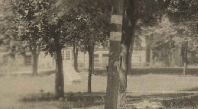 SAHCStrykerBoulevardLookingNorthSchoolMonument012